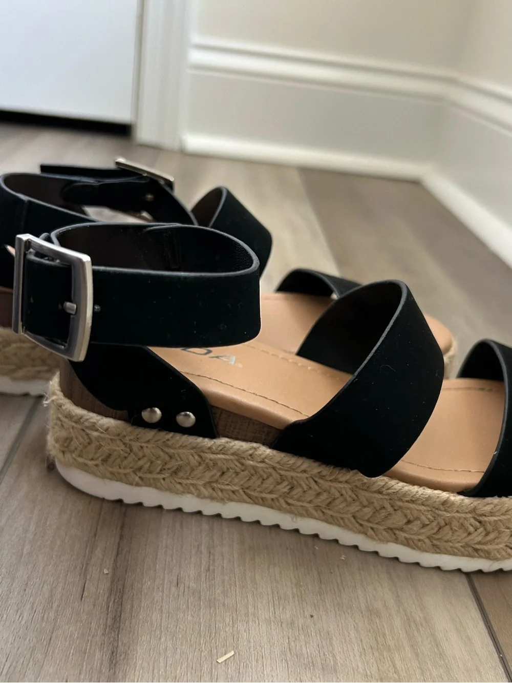 SODA Women's Black Strappy Buckle Espadrille Platform Sandals Size 6.5M